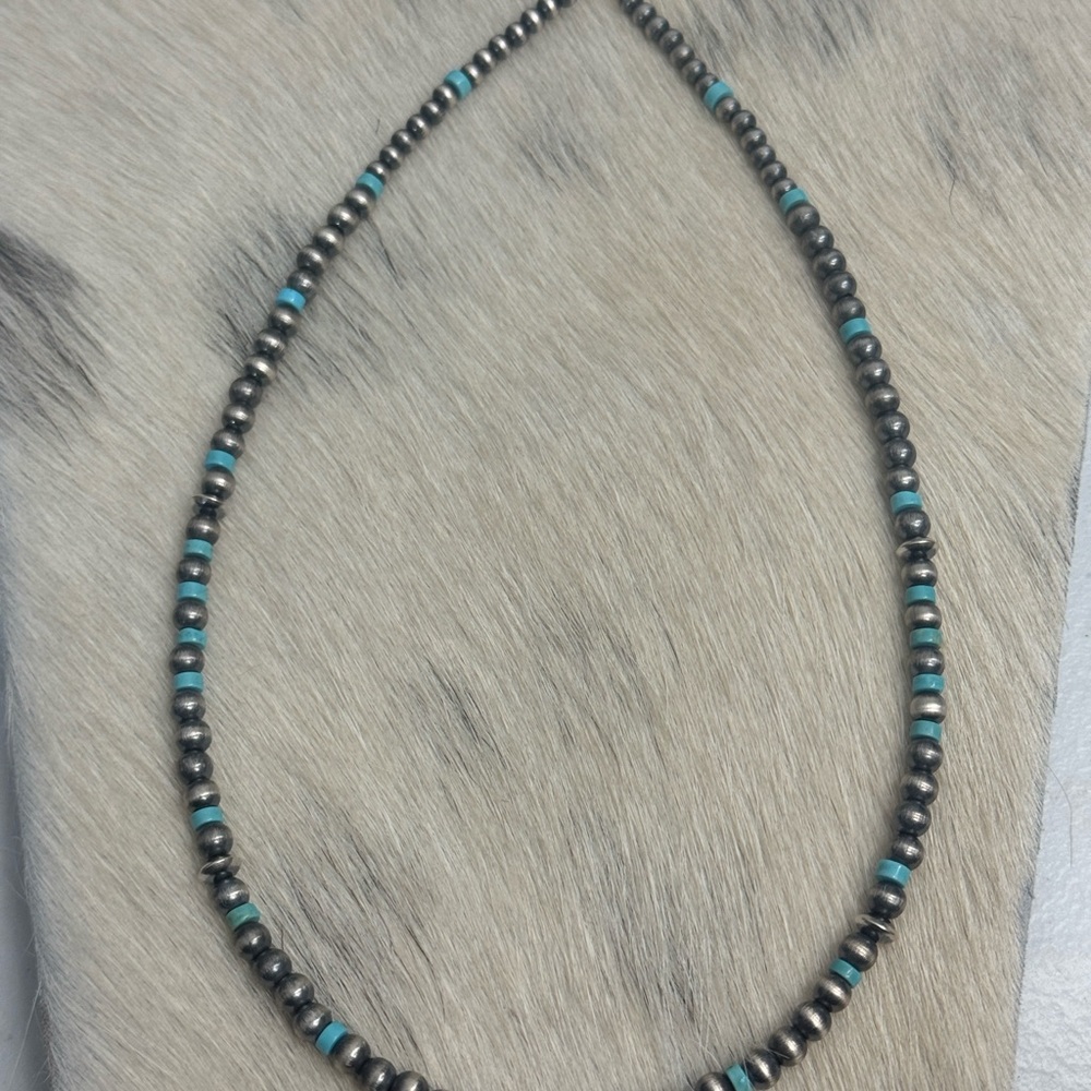 Native American Sterling Silver Graduated Navajo Pearl Saucer Turquoise Necklace - Picture 3 of 10